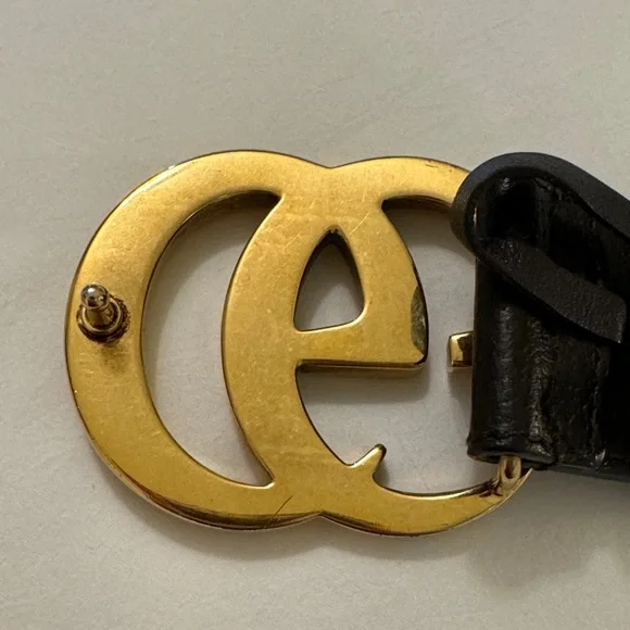 Gucci Black Leather Belt with Gold GG Buckle - Picture 3 of 5